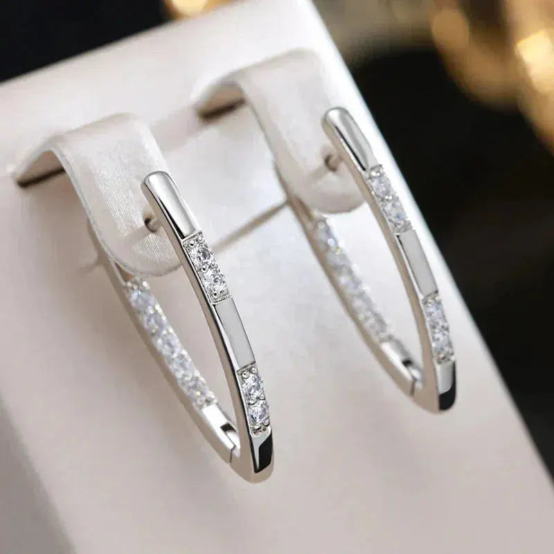 Fina örhängen med zirconia stenar
